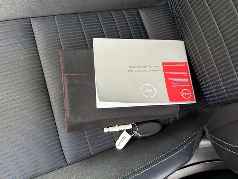 DX22YXA Nissan Qashqai 1.3 DiG-T MH 158 Tekna [Bose] 5dr Xtronic Thumbnail #21