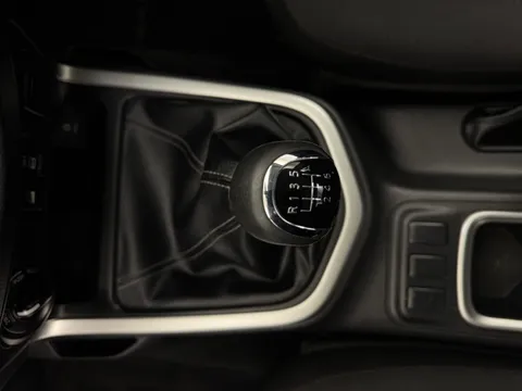 OE72EYD Nissan Navara Double Cab Pick Up Acenta 2.3dCi 163 TT 4WD Thumbnail #17