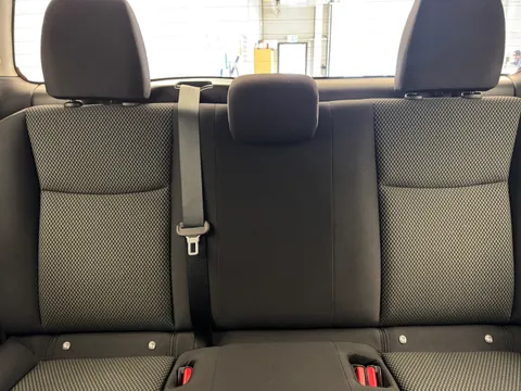 OE72EYD Nissan Navara Double Cab Pick Up Acenta 2.3dCi 163 TT 4WD Thumbnail #18