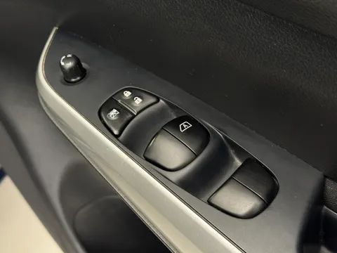 OE72EYD Nissan Navara Double Cab Pick Up Acenta 2.3dCi 163 TT 4WD Thumbnail #21