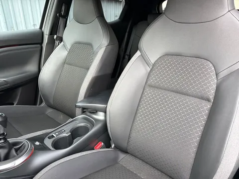 OW74WBT Nissan Juke 1.0 DiG-T N-Connecta 5dr Thumbnail #17