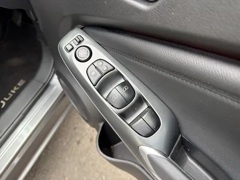 OW74WBT Nissan Juke 1.0 DiG-T N-Connecta 5dr Thumbnail #22