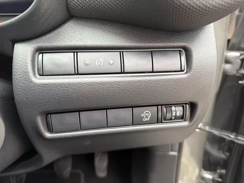 OW74WBT Nissan Juke 1.0 DiG-T N-Connecta 5dr Thumbnail #23