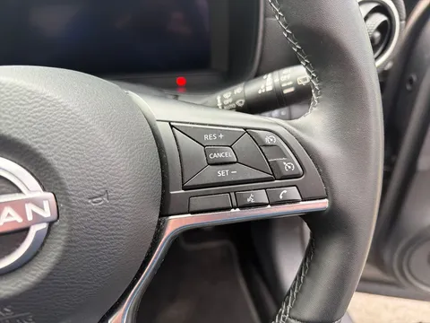 OW74WBT Nissan Juke 1.0 DiG-T N-Connecta 5dr Thumbnail #24