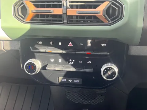 BP74HKO Dacia Spring 27kWh Extreme 65 48kW 5dr Auto Thumbnail #19