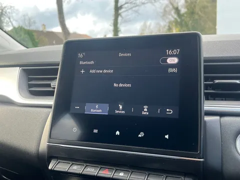 BT20YRJ Renault Captur 1.0 TCE 100 Iconic 5dr Thumbnail #15