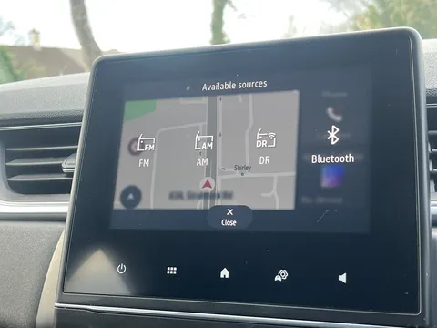 BT20YRJ Renault Captur 1.0 TCE 100 Iconic 5dr Thumbnail #20