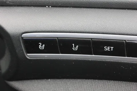 DA22BZG Hyundai Tucson 1.6 TGDi Hybrid 230 Ultimate 5dr 2WD Auto Thumbnail #19