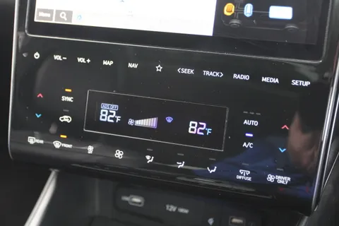 DA22BZG Hyundai Tucson 1.6 TGDi Hybrid 230 Ultimate 5dr 2WD Auto Thumbnail #31