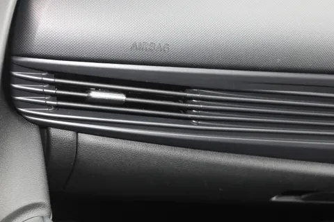 DA22WPP Hyundai i20 1.0T GDi 48V MHD Premium 5dr Thumbnail #9