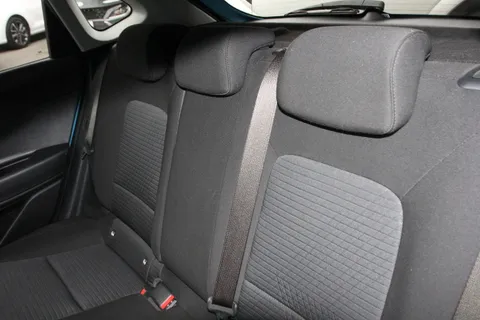 DA22WPP Hyundai i20 1.0T GDi 48V MHD Premium 5dr Thumbnail #11