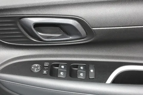 DA22WPP Hyundai i20 1.0T GDi 48V MHD Premium 5dr Thumbnail #14