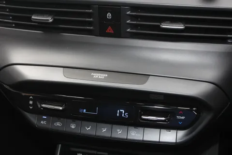 DA22WPP Hyundai i20 1.0T GDi 48V MHD Premium 5dr Thumbnail #25