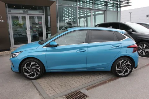 DA22WPP Hyundai i20 1.0T GDi 48V MHD Premium 5dr Thumbnail #31