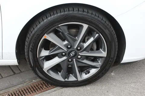 DB21EBA Hyundai i30 1.0T GDi Premium 5dr Thumbnail #5