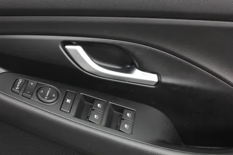 DB21EBA Hyundai i30 1.0T GDi Premium 5dr Thumbnail #15