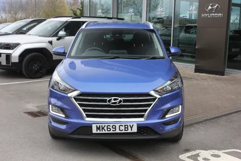 MK69CBY Hyundai Tucson 1.6 GDi SE Nav 5dr 2WD Thumbnail #3