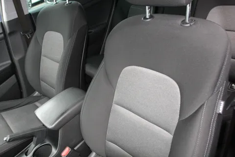 MK69CBY Hyundai Tucson 1.6 GDi SE Nav 5dr 2WD Thumbnail #12