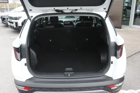 PK71JVZ Hyundai Tucson 1.6 TGDi Hybrid 230 Ultimate 5dr 2WD Auto Thumbnail #9