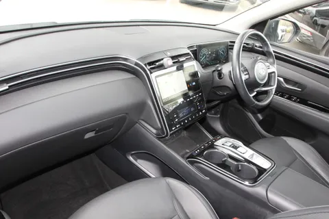 PK71JVZ Hyundai Tucson 1.6 TGDi Hybrid 230 Ultimate 5dr 2WD Auto Thumbnail #13