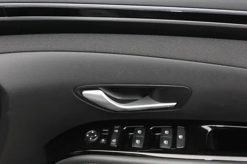 PK71JVZ Hyundai Tucson 1.6 TGDi Hybrid 230 Ultimate 5dr 2WD Auto Thumbnail #21