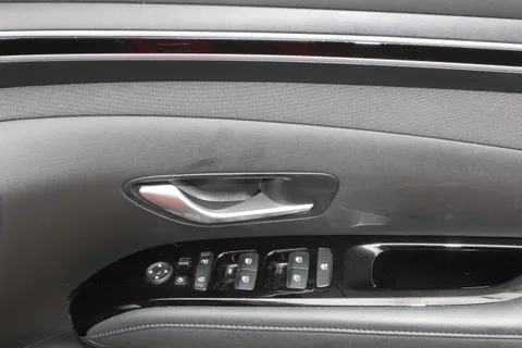 MT22TKY Hyundai Tucson 1.6 TGDi Hybrid 230 Premium 5dr 2WD Auto Thumbnail #15