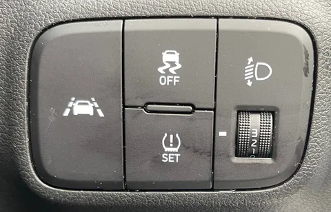 ML23WCD Hyundai i10 1.0 T-GDi N Line 5dr Thumbnail #11