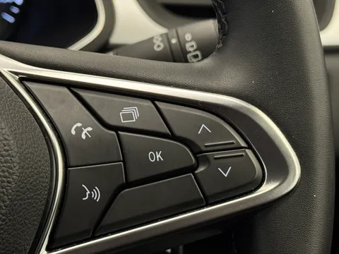 DS22WBP Renault Captur 1.0 TCE 90 Iconic Edition 5dr Thumbnail #22