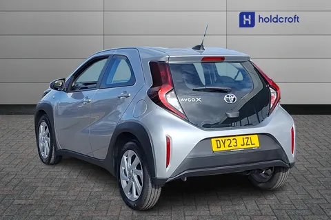 DY23JZL Toyota Aygo X 1.0 VVT-i Pure 5dr Auto Thumbnail #3