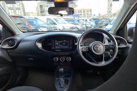 DY23JZL Toyota Aygo X 1.0 VVT-i Pure 5dr Auto Thumbnail #4