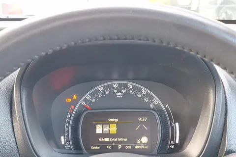 DY23JZL Toyota Aygo X 1.0 VVT-i Pure 5dr Auto Thumbnail #12