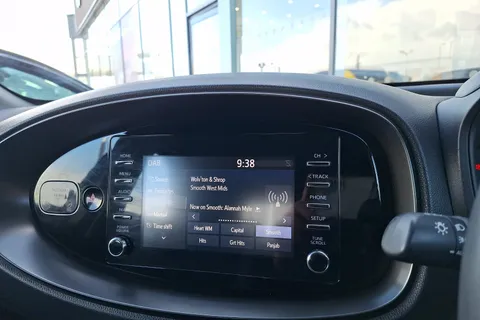 DY23JZL Toyota Aygo X 1.0 VVT-i Pure 5dr Auto Thumbnail #36