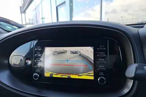 DY23JZL Toyota Aygo X 1.0 VVT-i Pure 5dr Auto Thumbnail #40