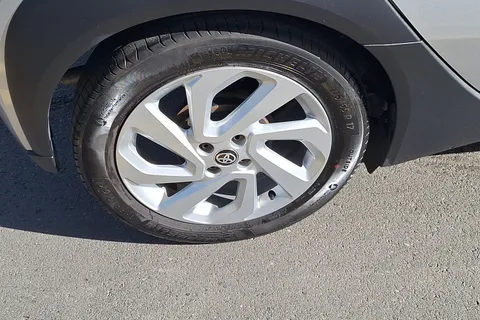 DY23JZL Toyota Aygo X 1.0 VVT-i Pure 5dr Auto Thumbnail #25