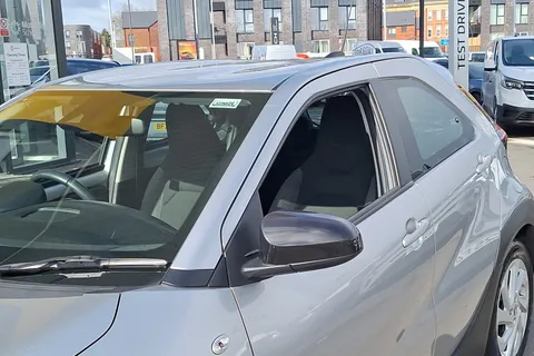 DY23JZL Toyota Aygo X 1.0 VVT-i Pure 5dr Auto Thumbnail #28