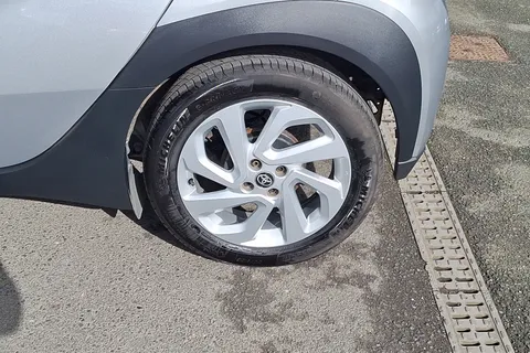 DY23JZL Toyota Aygo X 1.0 VVT-i Pure 5dr Auto Thumbnail #26