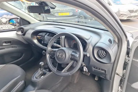 DY23JZL Toyota Aygo X 1.0 VVT-i Pure 5dr Auto Thumbnail #31