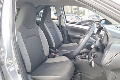 DY23JZL Toyota Aygo X 1.0 VVT-i Pure 5dr Auto Thumbnail #32