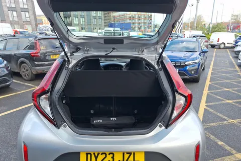 DY23JZL Toyota Aygo X 1.0 VVT-i Pure 5dr Auto Thumbnail #20