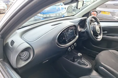 DY23JZL Toyota Aygo X 1.0 VVT-i Pure 5dr Auto Thumbnail #30