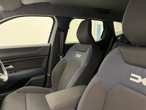 DV25HFY Dacia Duster 1.6 Hybrid 140 Journey 5dr Auto Thumbnail #13