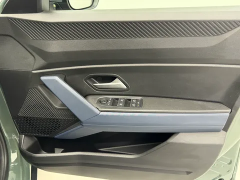 DV25HFY Dacia Duster 1.6 Hybrid 140 Journey 5dr Auto Thumbnail #17