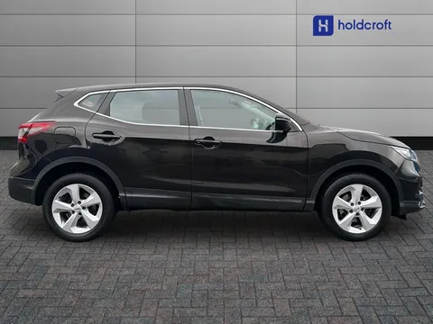 2 of 25 for Nissan Qashqai 1.3 DiG-T Acenta Premium 5dr