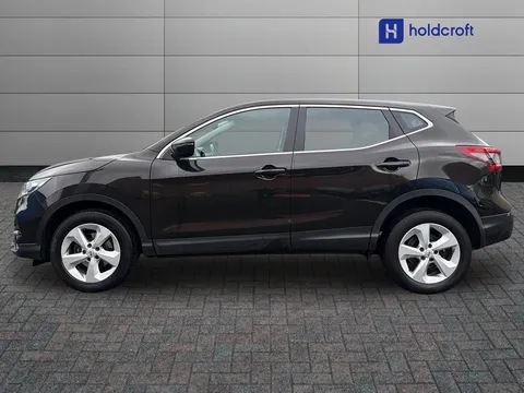 5 of 25 for Nissan Qashqai 1.3 DiG-T Acenta Premium 5dr