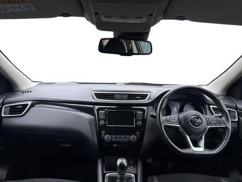 11 of 25 for Nissan Qashqai 1.3 DiG-T Acenta Premium 5dr