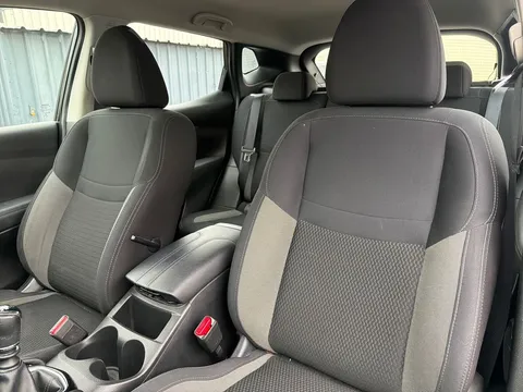 16 of 25 for Nissan Qashqai 1.3 DiG-T Acenta Premium 5dr