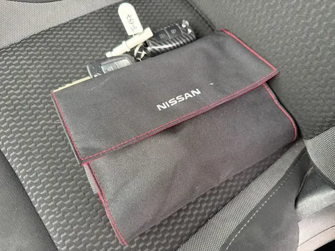 20 of 25 for Nissan Qashqai 1.3 DiG-T Acenta Premium 5dr