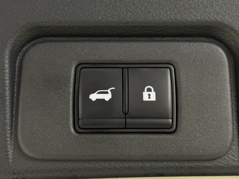 DY25BFZ Nissan X-Trail 1.5 MHEV 163 N-Connecta 5dr [7 Seat] Xtronic Thumbnail #13