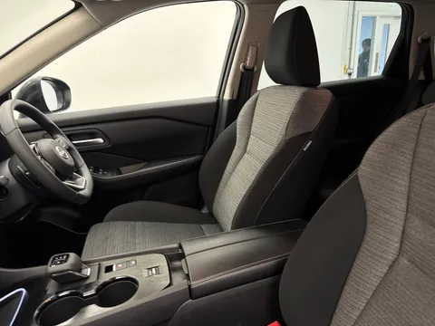 DY25BFZ Nissan X-Trail 1.5 MHEV 163 N-Connecta 5dr [7 Seat] Xtronic Thumbnail #18