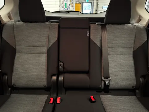 DY25BFZ Nissan X-Trail 1.5 MHEV 163 N-Connecta 5dr [7 Seat] Xtronic Thumbnail #21